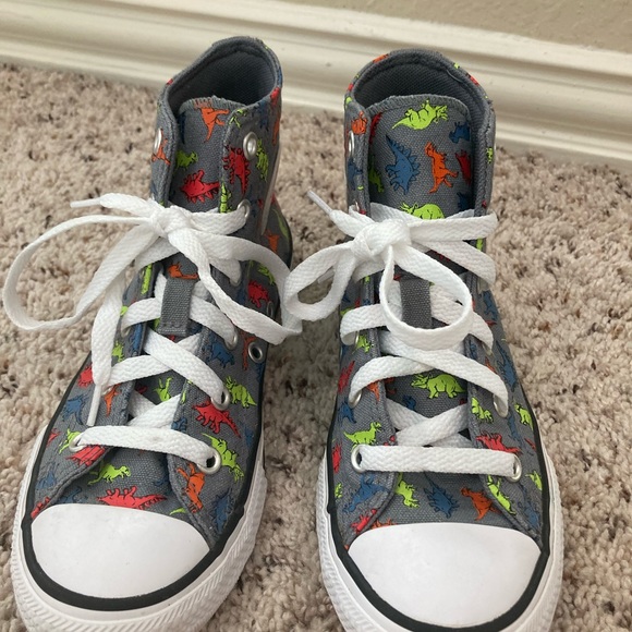 Converse Chuck Taylor All Star Dinoverse High-Top Sneakers – Grey Dinosaur Print - Picture 2 of 8